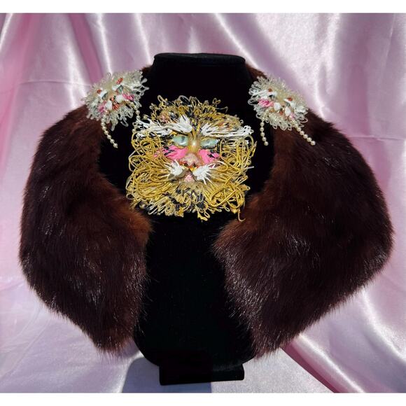 Vintage Statement Lion Face Brooch / Pendant & Earrings - Picture 1 of 3